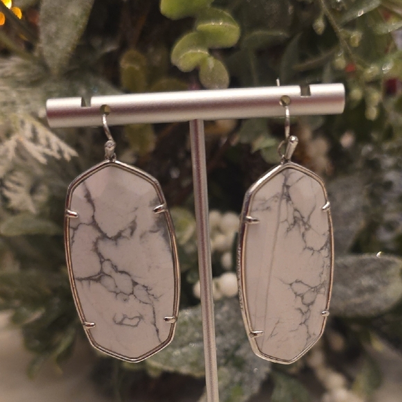 Kendra Scott White Marbled Drop Earrings - Picture 9 of 11